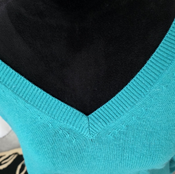 J. Crew NWT Teal Wool Blend V-neck Sweater - Picture 5 of 8